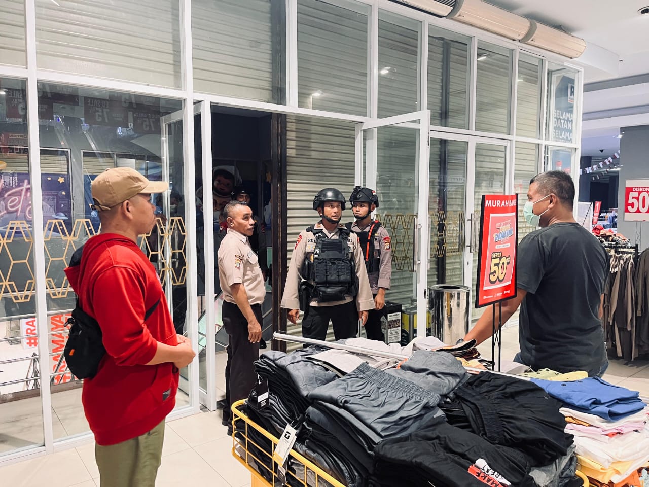 Polri Kerahkan Brimob untuk Evakuasi dan Pengamanan Pascagempa di Tarakan