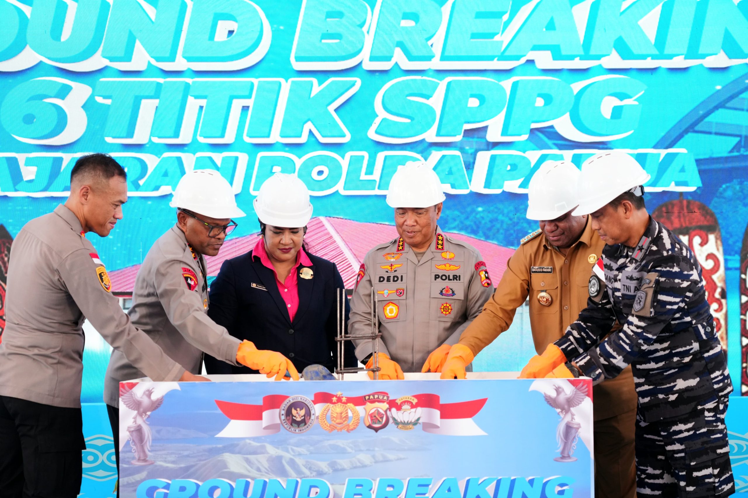 Polri Lakukan Groundbreaking 6 SPPG Baru di Papua, Wakapolri: “Ini Investasi Pelayanan untuk Rakyat”