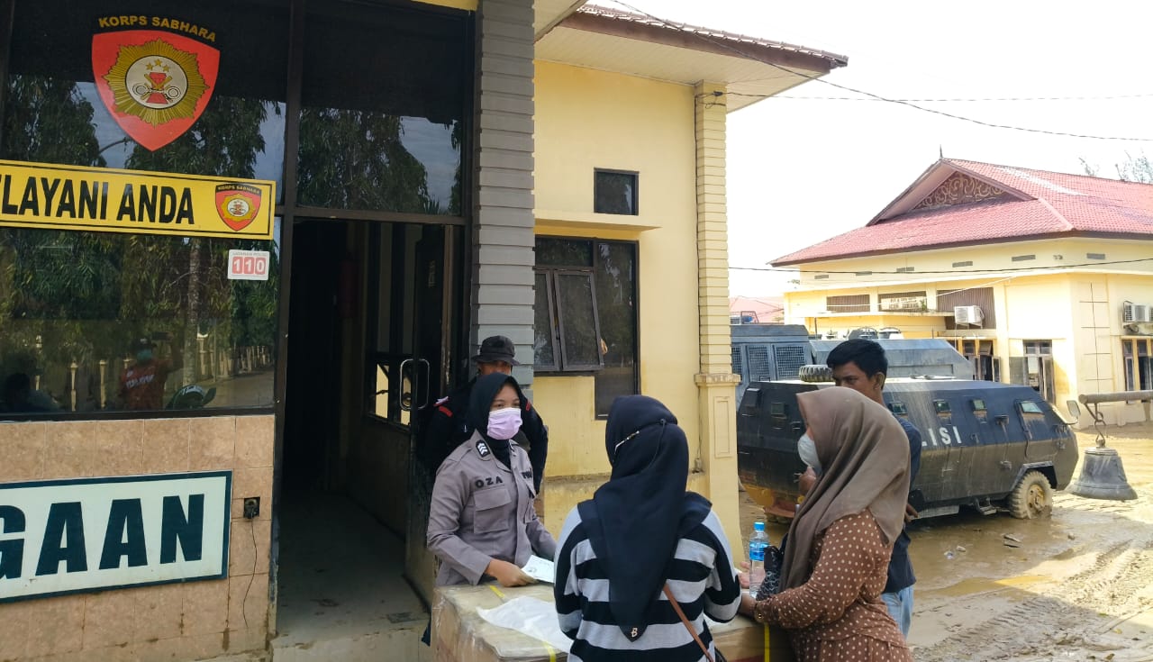 Polres Aceh Tamiang Tetap Layani Masyarakat Meski Mako Berlumpur Akibat Banjir