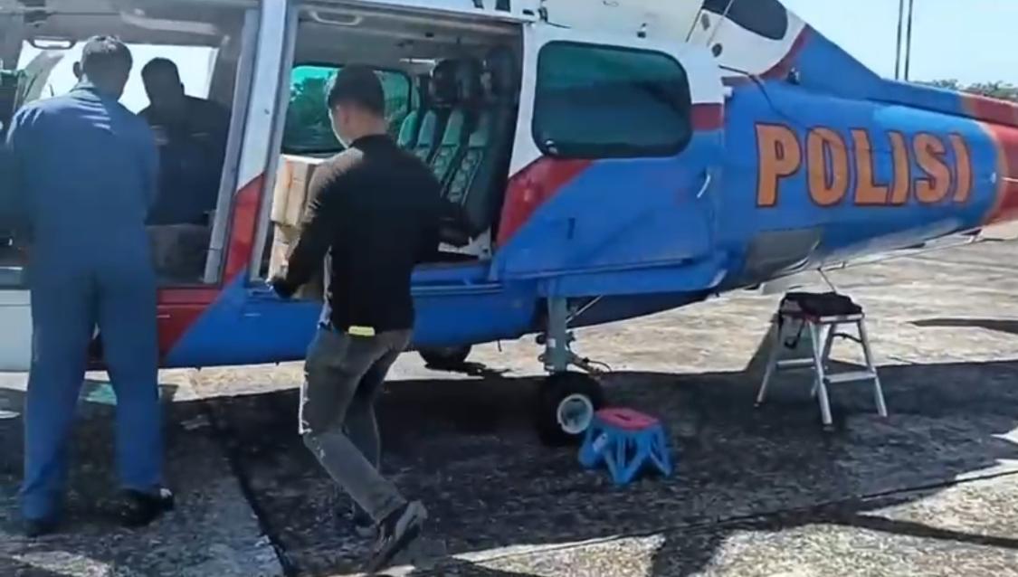 Polri Kirim Logistik Lewat Udara ke Palambayan, Dukung Penanggulangan Banjir Sumatera Barat
