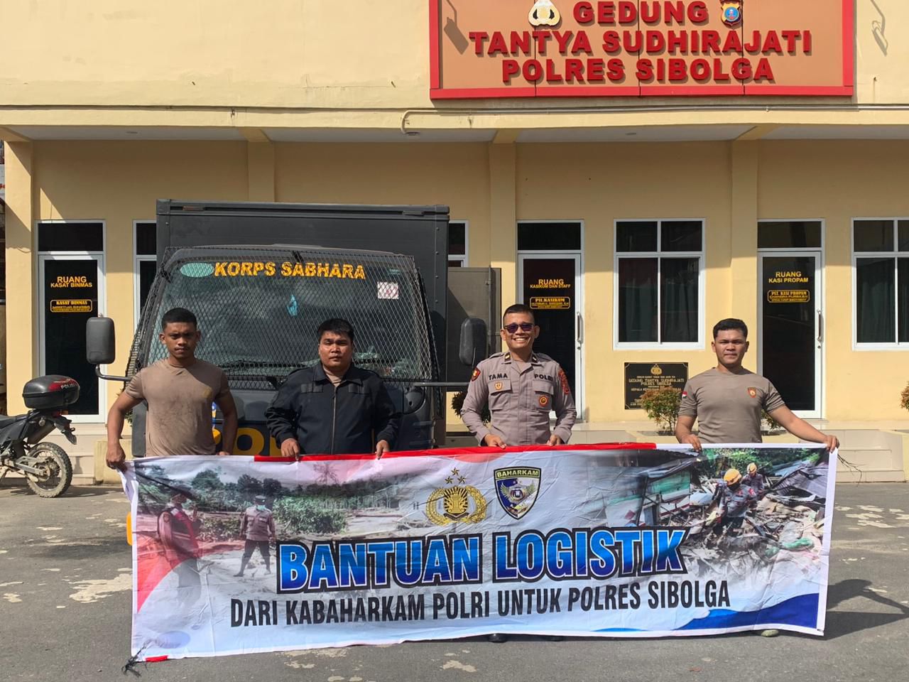 Dukung Kegiatan Sosial, Mabes Polri Salurkan 800 Paket Bingkisan Natal ke Polres Sibolga dan Tapteng