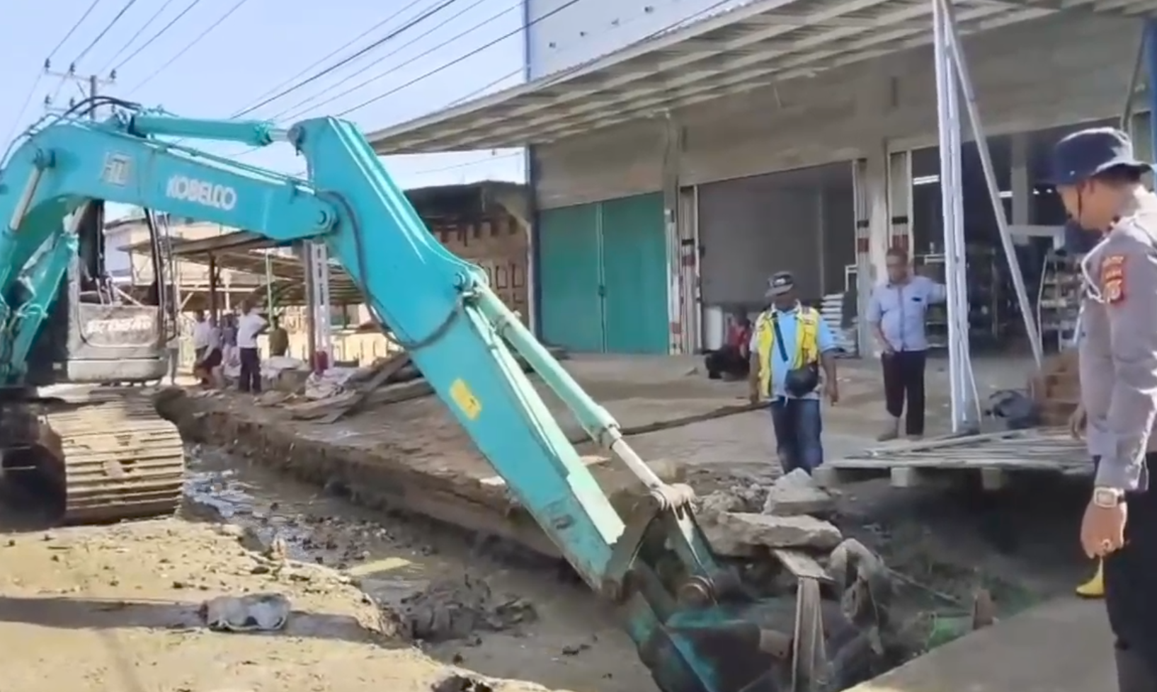 Gotong Royong Berkelanjutan, Polres Aceh Selatan Normalisasi Sungai dan Saluran Air Pascabanjir Trumon Tengah